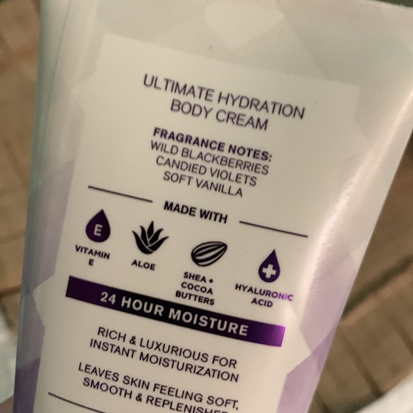 Bath & Body Works Gingham Vibrant/Gorgeous Body Cream Bundle - Picture 3 of 5